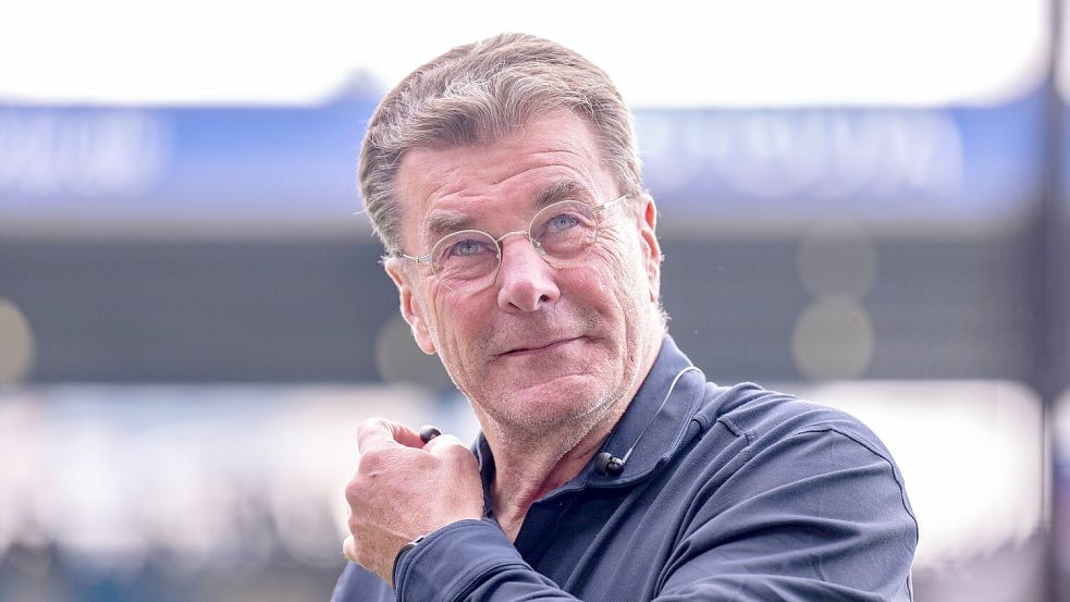 Kehrt nach Wolfsburg zurück: Trainer Dieter Hecking. (Archivbild) Foto: David Inderlied