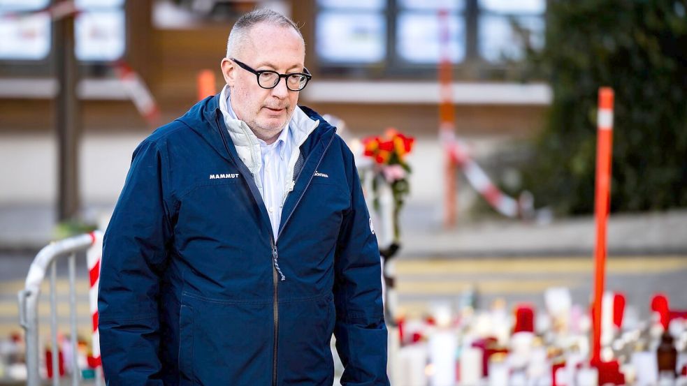 Steht nun auch im Visier der Ermittler: Crans-Montanas Bürgermeister Nicolas Féroud. (Archivbild) Foto: Jean-Christophe Bott