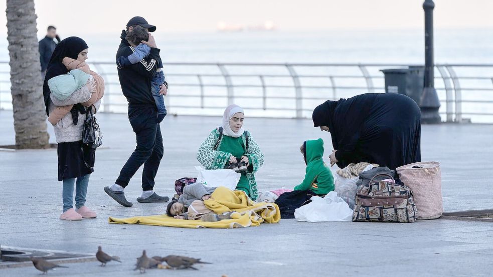 Im Libanon treibt der Krieg erneut Hunderttausende Menschen aus ihren Wohngebieten. Foto: Bilal Hussein/AP/dpa