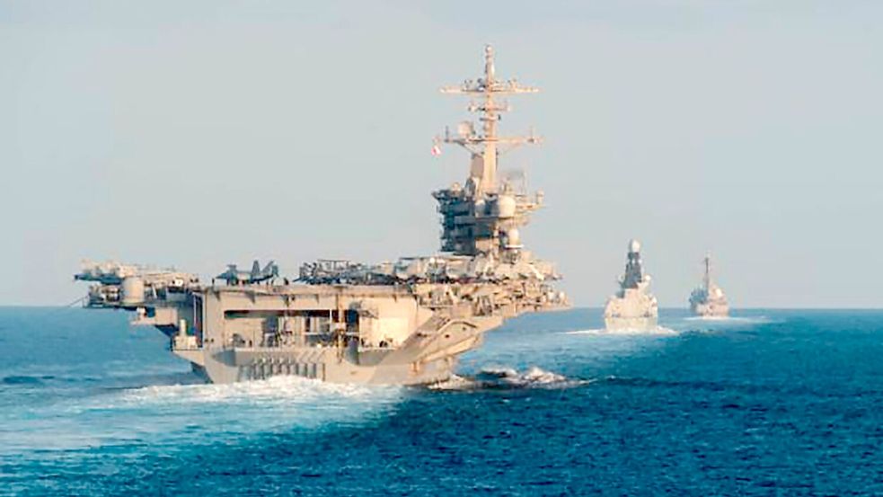 Marineschiffe könnten Tanker durch die Straße von Hormus eskortieren. Foto: Zachary Pearson/U.S. Navy via AP