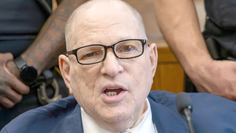 Weinstein trat zuletzt gesundheitlich angeschlagen im Rollstuhl vor Gericht auf. (Archivbild) Foto: Steven Hirsch/Pool New York Post