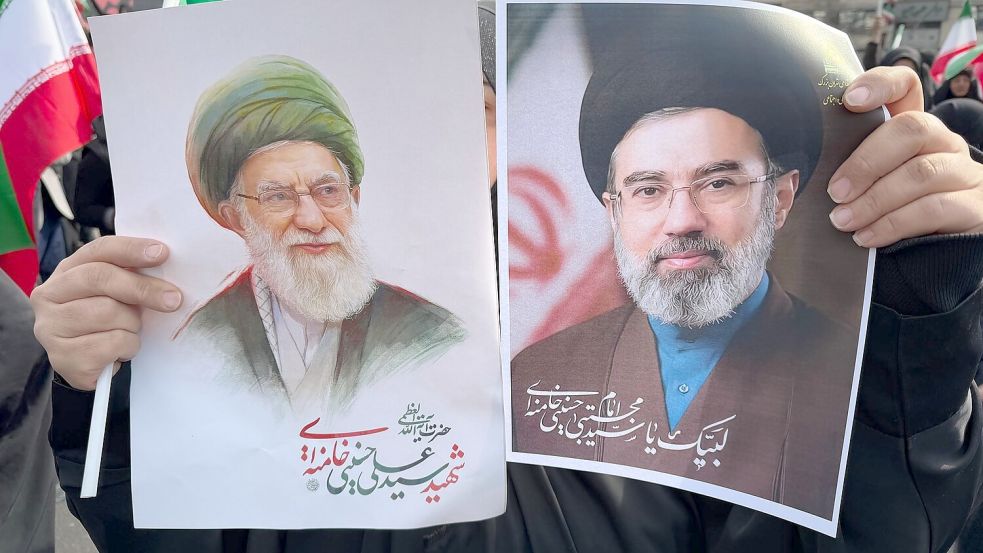 Seit seiner Ernennung zum neuen Staatsoberhaupt hat sich Modschtaba Chamenei nicht blicken lassen. (Archivbild) Foto: Vahid Salemi/AP/dpa