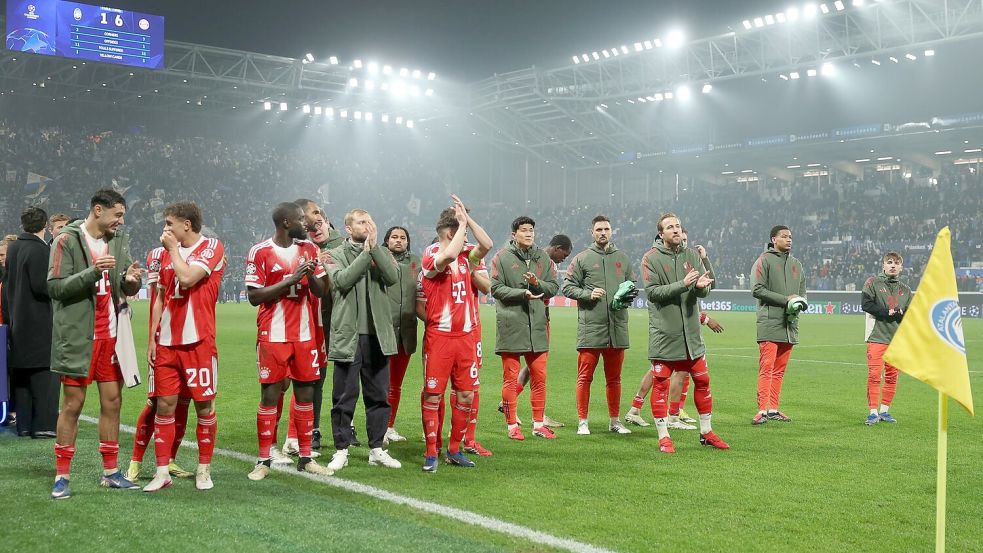 Die Bayern bejubeln einen mitreißenden Sieg. Foto: Jan Woitas