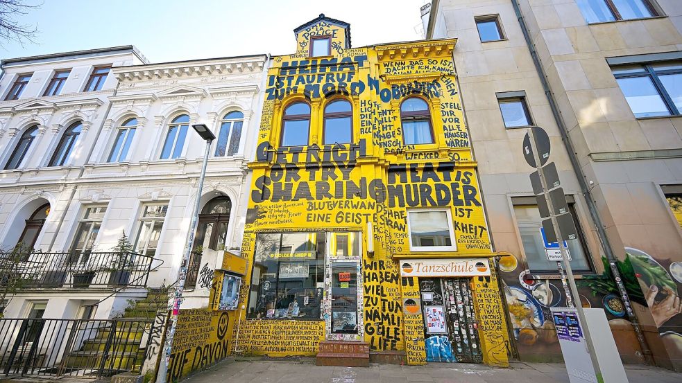 Drei Buchhandlungen wurden von der Liste gestrichen, darunter der „Golden Shop“ in Bremen. (Archivbild) Foto: Sina Schuldt