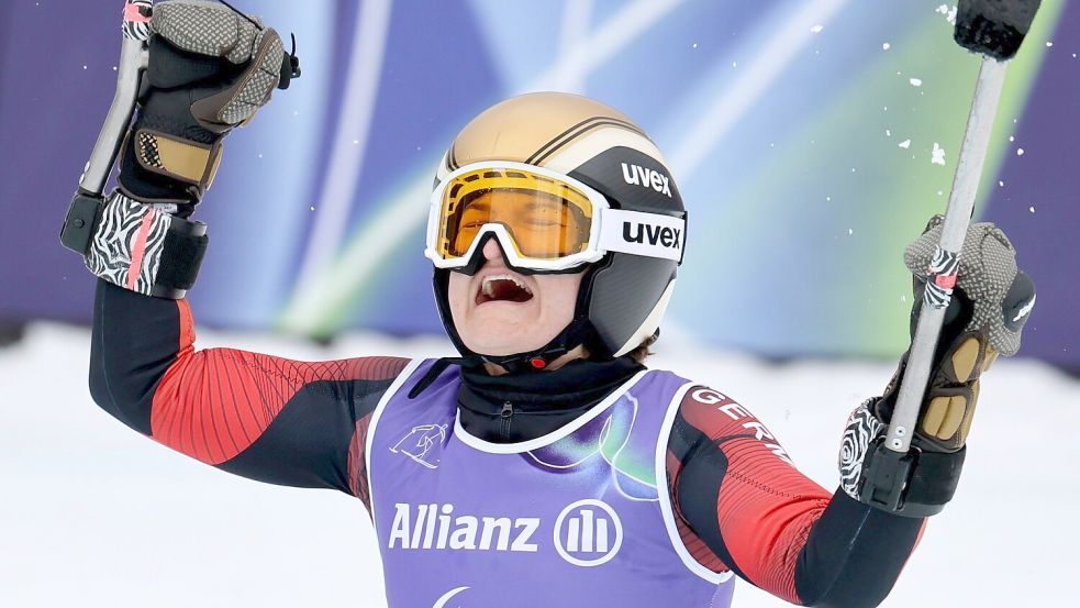 Anna-Lena Forster jubelt über Gold im Riesenslalom. Foto: Philipp von Ditfurth