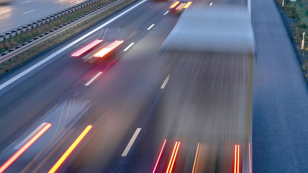 Schwere Nutzfahrzeuge machen nach Angaben der Kommission mehr als 6 Prozent der gesamten Treibhausgasemissionen der EU aus. (Symbolbild) Foto: Jan Woitas