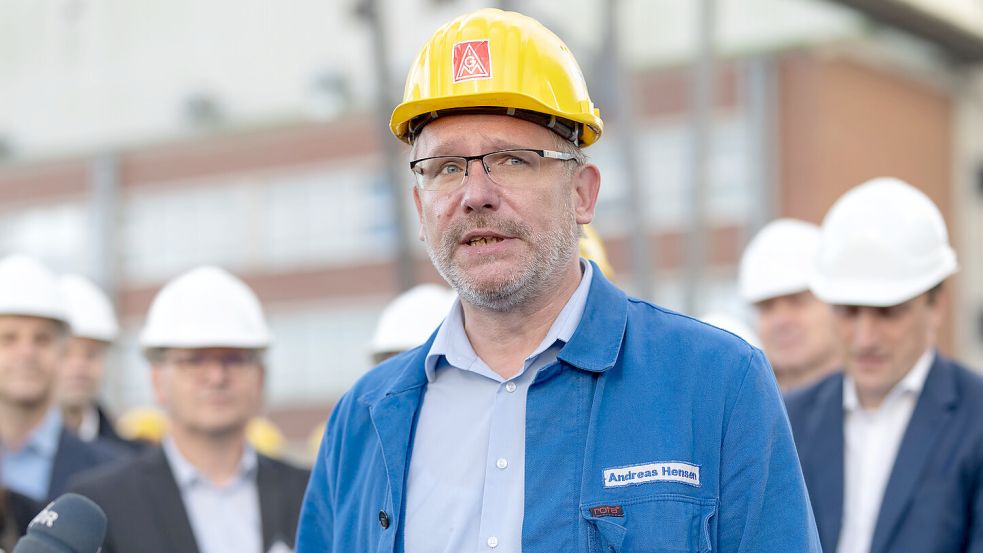 Auf der Meyer Werft haben Betriebsratswahlen stattgefunden. Der amtierende Betriebsratschef Andreas Hensen erhielt mit seiner Liste die meisten Stimmen. Foto: Izabella Mittwollen/dpa