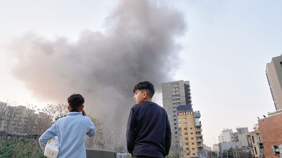 Beirut wurde in den vergangenen Tagen häufiger Opfer von Bombardierungen. Foto: Hussein Malla/AP/dpa