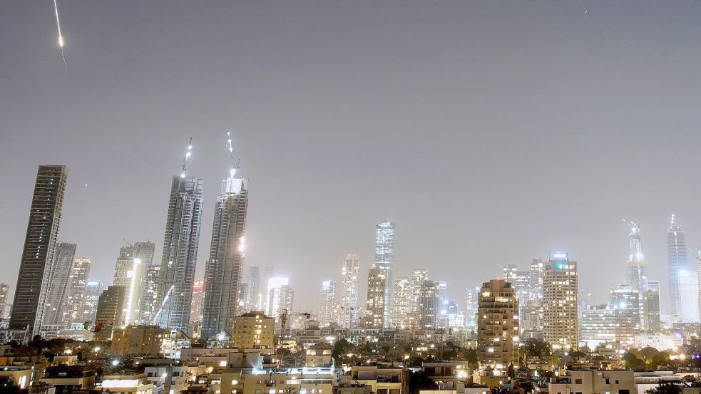 Israels Luftabwehr war auch in der Nacht wieder im Einsatz. Foto: Ohad Zwigenberg/AP/dpa