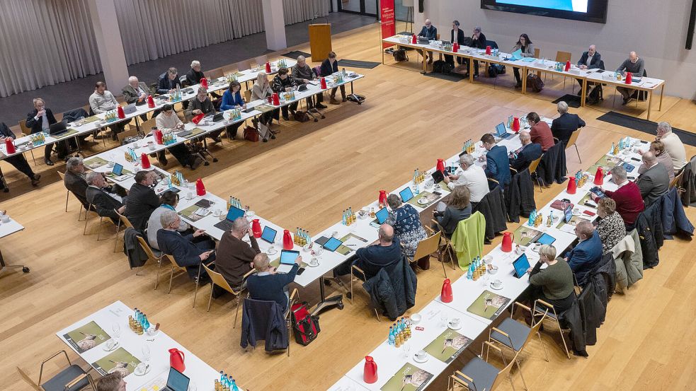 Ist die Wahl der neuen Ersten Kreisrätin im Kreistag Leer (das Foto zeigt eine Sitzung im Februar) korrekt verlaufen? Die CDU hatte das Auswahlverfahren kritisiert. Foto: Klaus Ortgies/Archiv