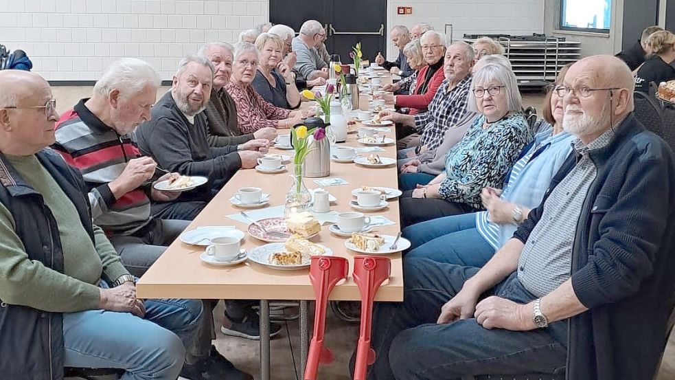 Rund 75 Schützensenioren folgten der Einladung des Vereins und verbrachten in gemütlicher Runde einen kurzweiligen Nachmittag. Fotos: Schützenverein Ostrhauderfehn