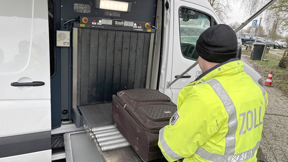 Ein mobiler Röntgenwagen kommt bei der Kontrolle zum Einsatz. Foto: Jonas Bothe