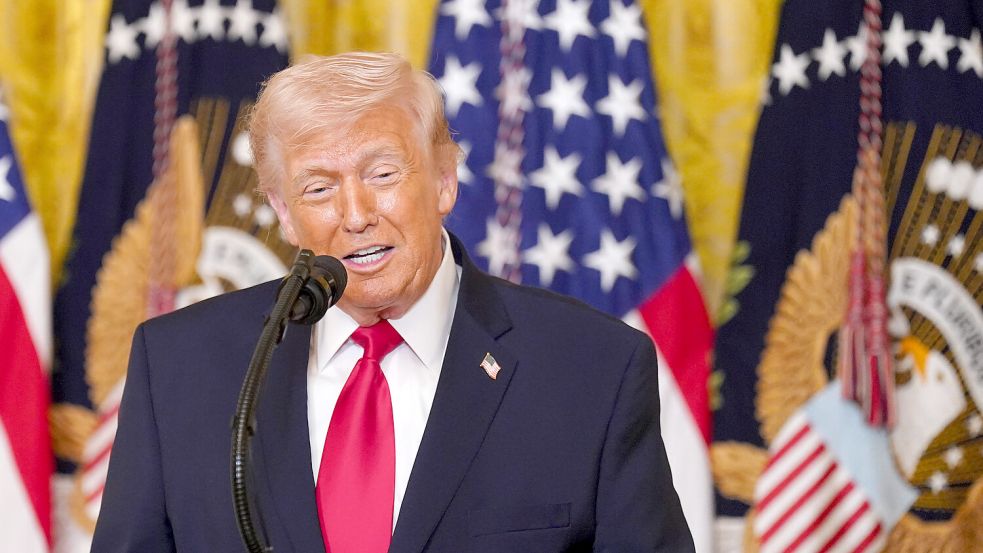 US-Präsident Donald Trump zeigt sich offenbar regelmäßig seinen Ministern gegenüber großzügig. Foto: IMAGO/Newscom/AdMedia