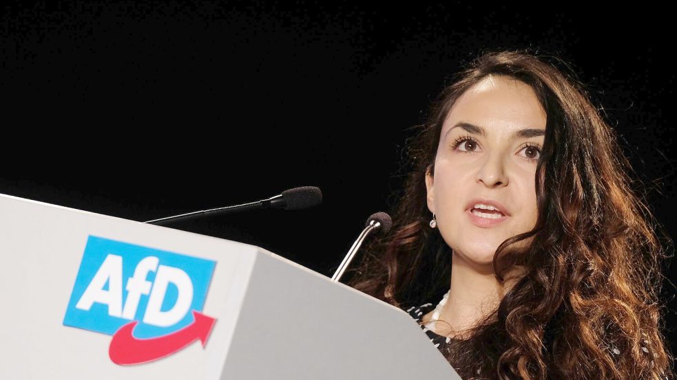Will sich zu internen Chats nicht äußern: Die AfD-Politikerin Mary Khan. (Archivbild) Foto: Sebastian Willnow/dpa-Zentralbil
