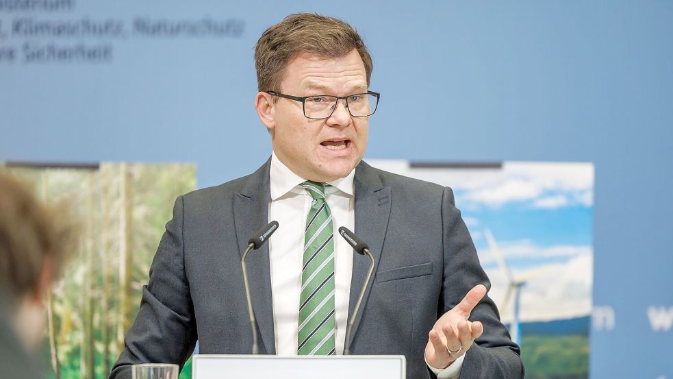 Umweltminister Schneider will am neuen Klimaprogramm gemessen werden. Foto: Andreas Gora