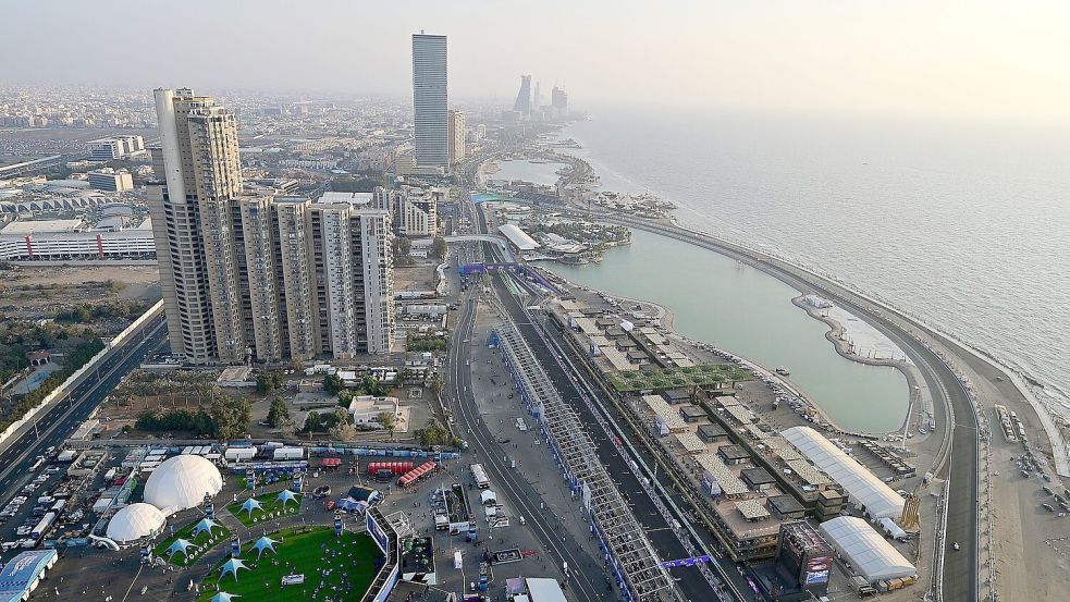 Die Fans in Saudi-Arabien erleben die Formel 1 in diesem Jahr nicht vor Ort. (Archivbild) Foto: Hasan Bratic