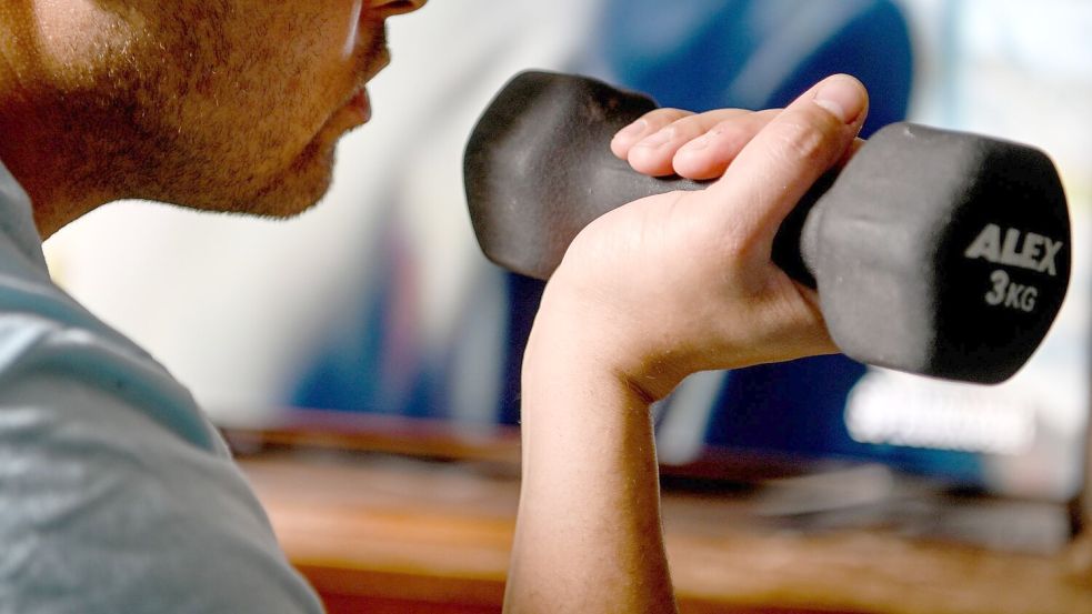 Es braucht kein teures Fitnessstudio und auch nicht viel Zeit. (Archivfoto) Foto: Britta Pedersen