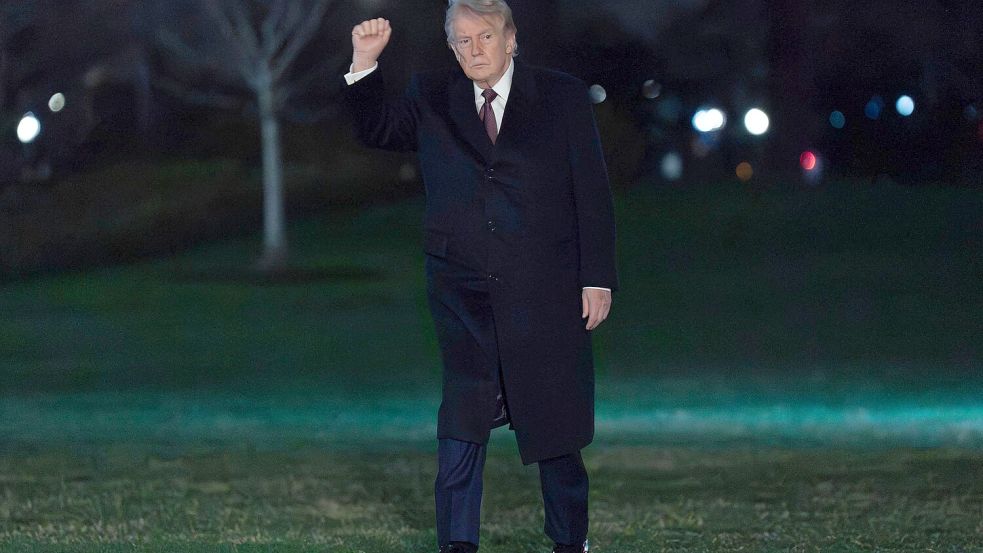 Trump will, dass die Straße von Hormus wieder sicher befahrbar wird. Foto: Jose Luis Magana/AP/dpa
