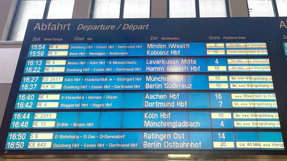 Bei Zugausfällen und Verspätungen haben Fahrgäste der Bahn Anspruch auf Entschädigung. 2025 war es erneut ein dreistelliger Millionenbetrag. (Archivbild) Foto: Arne Meyer/dpa
