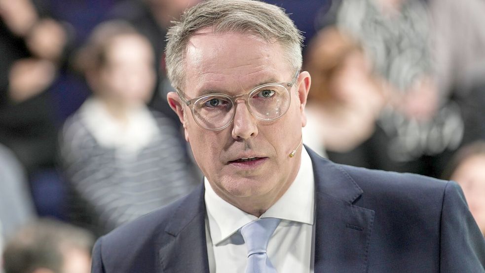 „Ich erwarte eine ganz klare Positionierung von CDU und CSU“, sagt SPD-Ministerpräsident Alexander Schweitzer. (Archivbild) Foto: Andreas Arnold