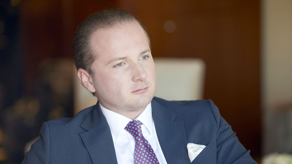 „Im Gefängnis wird der Mann erkennen, ob er einer ist“: So zeigt sich der emsländische Unternehmer Hendrik Holt auf einem PR-Foto. Foto: Laurence Chaperon