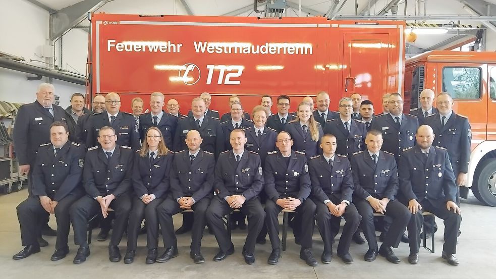 In einer Feierstunde mit offiziellen Gästen wurden 35 Feuerwehrleute ausgezeichnet. Foto: Clarissa Scherzer