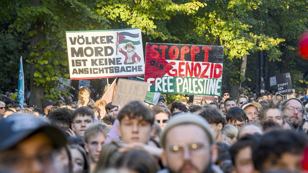 Demonstration in Berlin: Teile der Linkspartei haben schon lange ein schwieriges Verhältnis zu Israel. Foto: IMAGO / Carsten Thesing