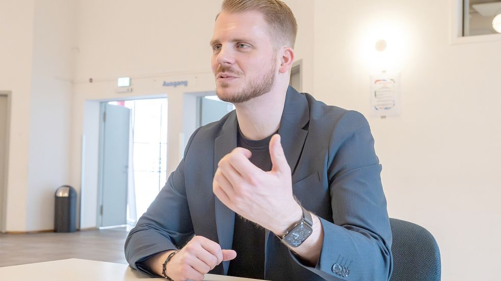 Zu den Zielen der SPD in der schwarz-roten Koalition sagte Tim Klüssendorf beim Jahresempfang in Rendsburg: „Der Alltag muss wieder bezahlbarer und unser Steuersystem gerechter werden.“ Foto: Jürgen Sieg