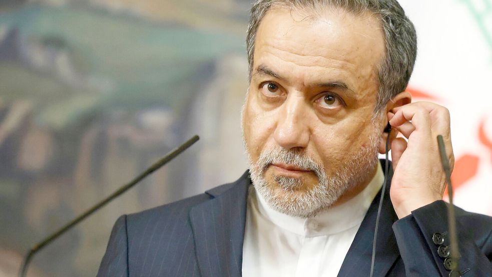 Irans Außenminister Araghtschi spricht eine deutliche Warnung aus. (Archivbild) Foto: Tatyana Makeyeva/Pool AFP/dpa
