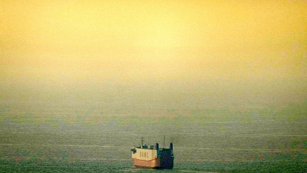 Die Straße von Hormus ist faktisch weiter gesperrt. (Archivbild) Foto: Uncredited/AP/dpa