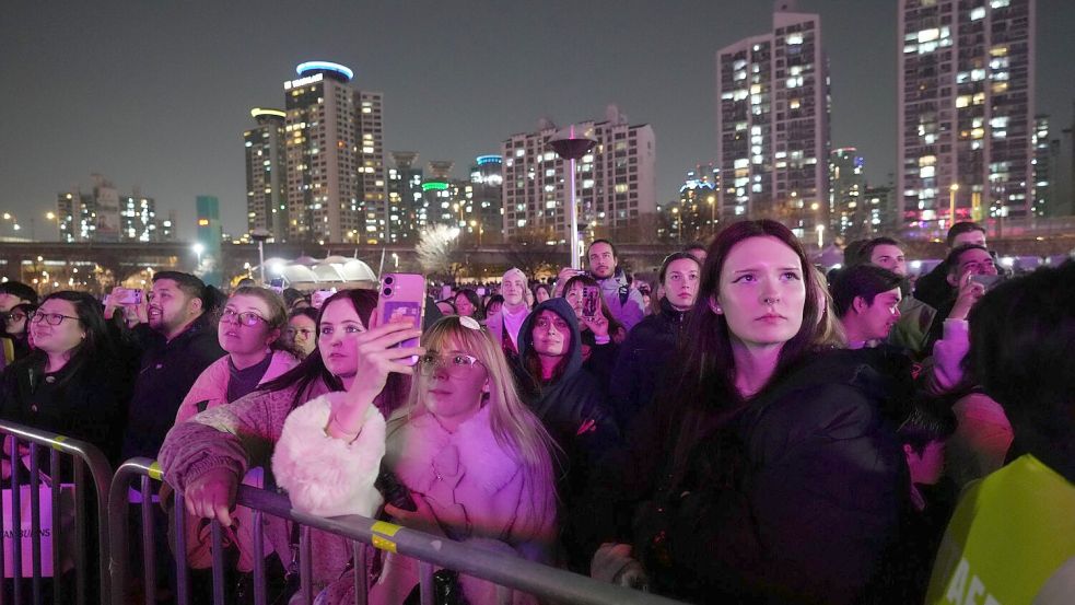 Die Fans fieberten dem Comeback entgegen. Foto: Lee Jin-man/AP/dpa