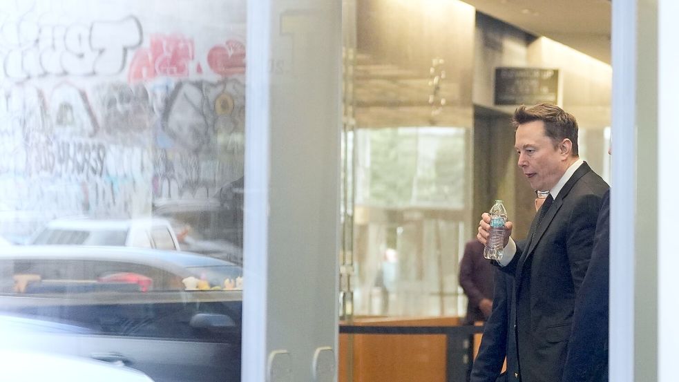 Geschworene bewerteten Musks damalige Äußerungen als gezielte Manipulation des Twitter-Aktienkurses. (Archivbild) Foto: Godofredo A. Vásquez/AP/dpa