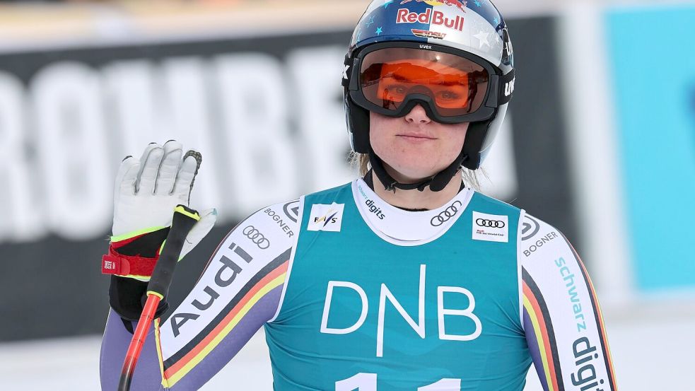 Emma Aicher winkt enttäuscht ab nach der Abfahrt von Kvitfjell. Foto: Marco Trovati/AP/dpa