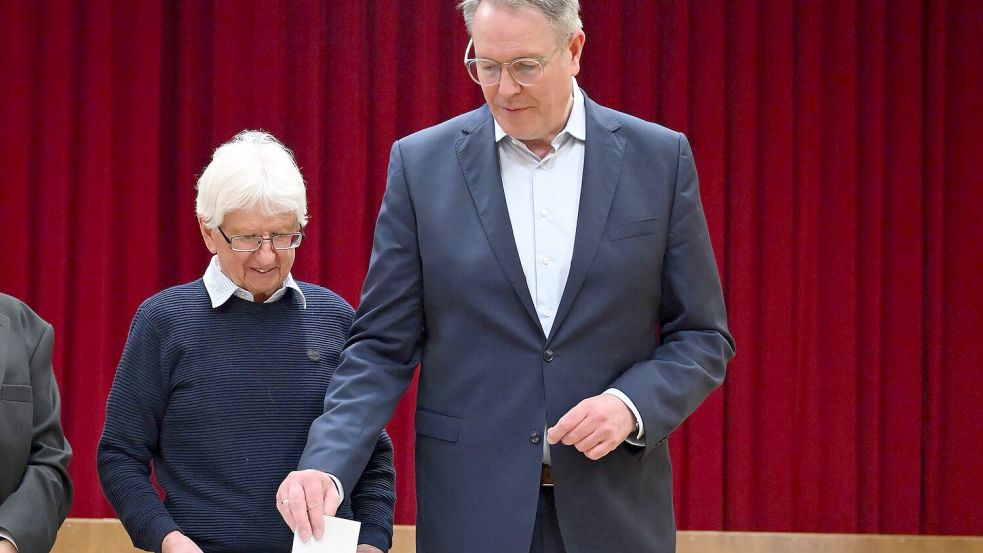 Mit Blick auf das Ergebnis betonte Schweitzer: „Es wird knapp, das weiß man. Das ist in Rheinland-Pfalz so.“ Foto: Uli Deck