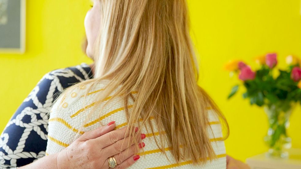 Mitgefühl-Trainings bieten Forscher der Universität Mannheim an - und sagen: Menschen, die Mitgefühl zeigen, fühlen sich auch selbst besser. (Symbolbild) Foto: picture alliance/dpa