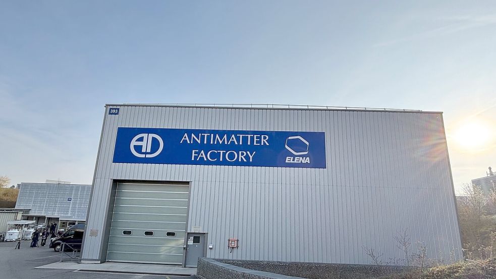 In der Antimaterie-Fabrik werden die Antiprotonen entschleunigt und gespeichert. Foto: Christiane Oelrich/dpa