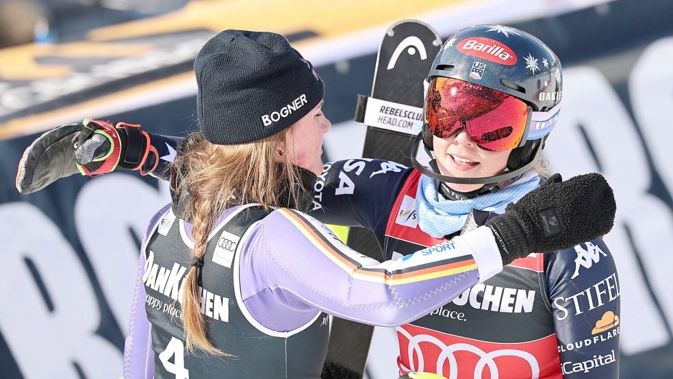 Faire Rivalinnen: Emma Aicher (l) und Mikaela Shiffrin. Foto: Marco Trovati/AP/dpa