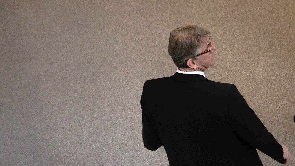 Gegen Äußerungen von Kulturstaatsminister Wolfram Weimer mit Blick auf den Deutschen Buchhandlungspreis geht ein Buchladen nun gerichtlich vor. (Archivbild) Foto: Carsten Koall/dpa