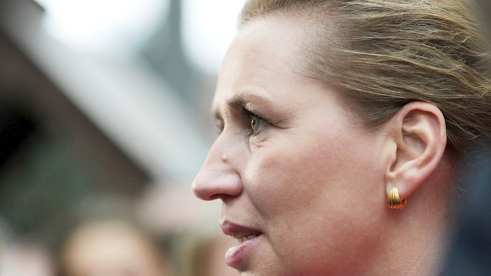 Mette Frederiksen will Regierungschefin bleiben. Foto: Sergei Grits/AP/dpa