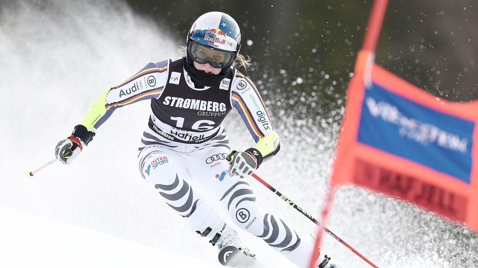 Emma Aicher hielt den Kampf um den Gesamtweltcup bis zum Schluss spannend. Foto: Gabriele Facciotti/AP/dpa