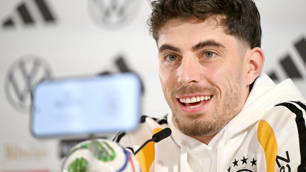 Kai Havertz spricht bei der DFB-Pressekonferenz. Foto: Federico Gambarini/dpa