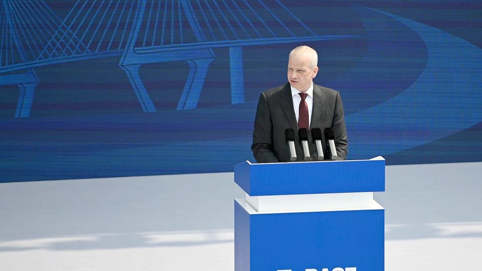 CEO Kamieth sprach von einem eingelösten Versprechen. Foto: Johannes Neudecker/dpa