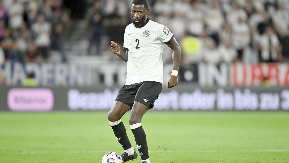 Jahrelang gesetzt als Abwehrchef, jetzt nicht mehr: Antonio Rüdiger. (Archivbild) Foto: Marius Becker