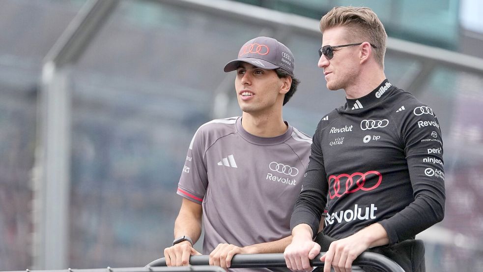 Nico Hülkenberg (r) und Gabriel Bortoleto verpassten jeweils eins der ersten beiden Rennen. (Archivbild) Foto: Asanka Brendon Ratnayake/AP/dpa
