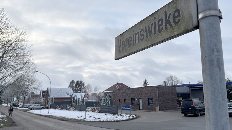 Ist die Vereinswieke in Rhaudermoor die schlechteste Straße in der Region? Foto: Björn Klüver