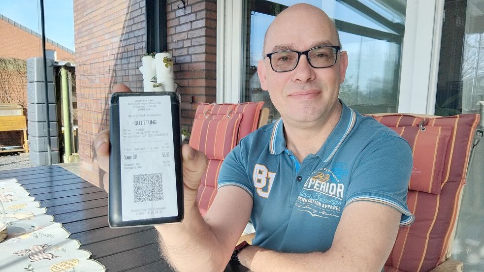 Der Rhauderfehner Olaf Dononelli ärgert sich über die Preiskommunikation des Entsorgungszentrums Breinermoor. Foto: Clarissa Scherzer