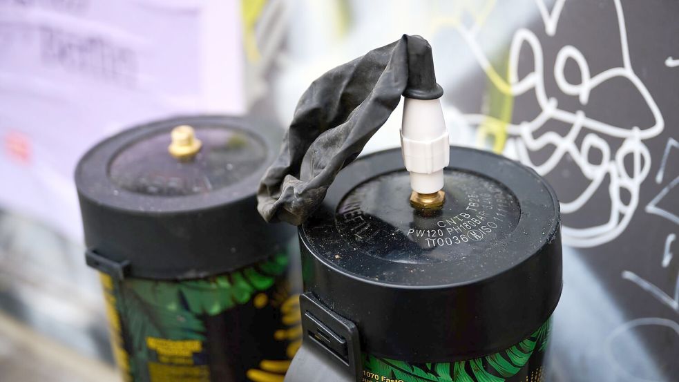 Lachgas ist besonders bei Jugendlichen beliebt. (Archivbild) Foto: Annette Riedl