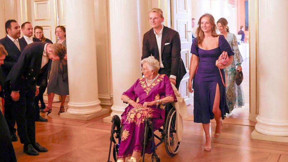 Prinzessin Astrid (v) musste wegen einer Lungenentzündung behandelt werden. (Archivbild). Foto: Hanna Johre/NTB/AP/dpa
