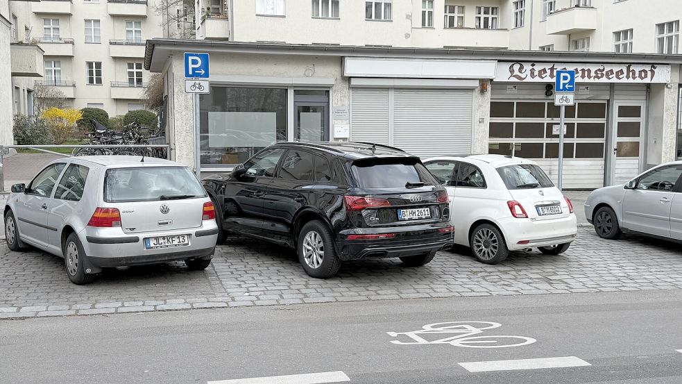 Zwei der drei Pkw wurden in der Falle abgestellt. Foto: Tobias Schmidt