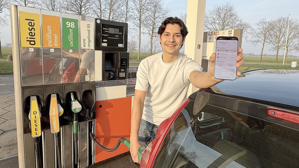 Ralf Djojomoenawi stand selbst an der Tankstelle, als er angesichts der hohen Spritpreise in den Niederlanden beschloss, seine App „Grenshopper“ möglichst schnell fertigzustellen. Foto: privat